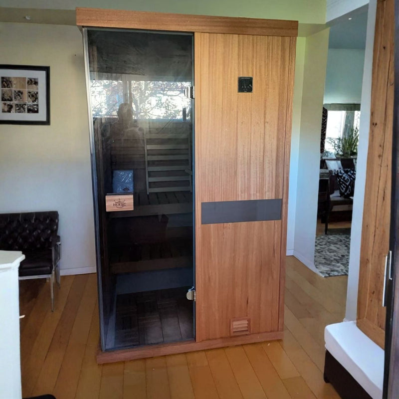 Safe insulated steam sauna with overheat protection relay switch