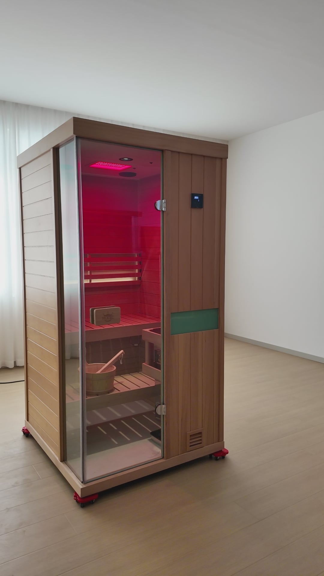 Indoor one person sauna, all-round display, hemlock wood Model 701SH